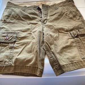 Hollister Mens cargo shorts size 34